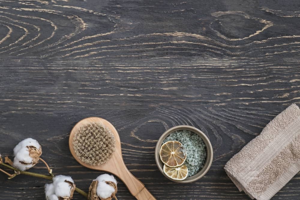 Co je masáž suchým kartáčem? | HerbaBlog | Herbavis.cz